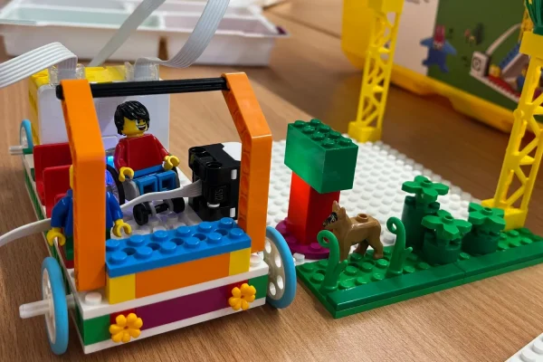 cns-Programowanie z LEGO Spike Essential